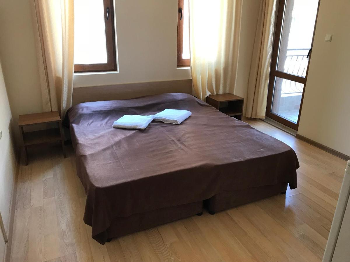 צ'רנומורץ Family Hotel Akra מראה חיצוני תמונה
