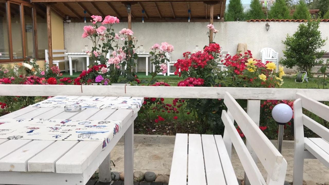 צ'רנומורץ Family Hotel Akra מראה חיצוני תמונה
