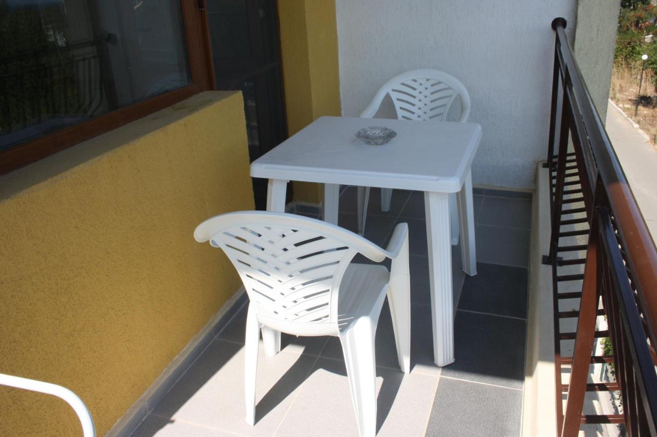 צ'רנומורץ Family Hotel Akra מראה חיצוני תמונה
