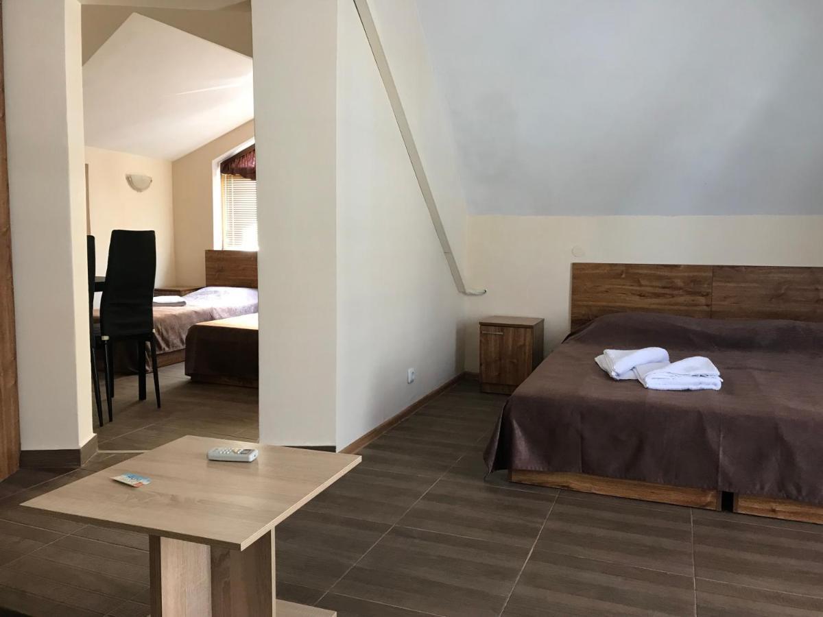 צ'רנומורץ Family Hotel Akra מראה חיצוני תמונה