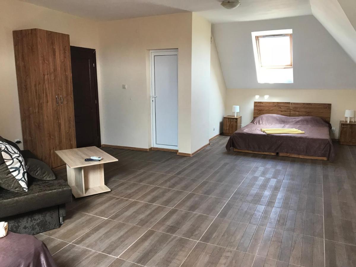 צ'רנומורץ Family Hotel Akra מראה חיצוני תמונה